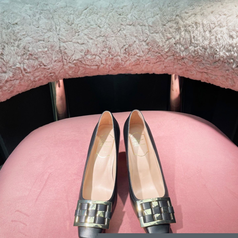 roger u1u1er flat shoes